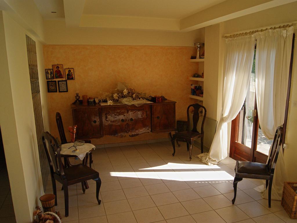 Iliotropio Studios Loutra Edipsou  Extérieur photo